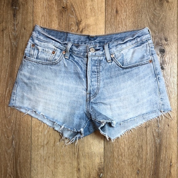 Levi’s Light Wash Jean Shorts Size 26 - Picture 2 of 6